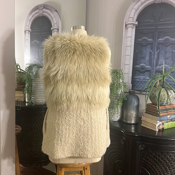 Guess medium wool blend vest with faux fur - Picture 3 of 6